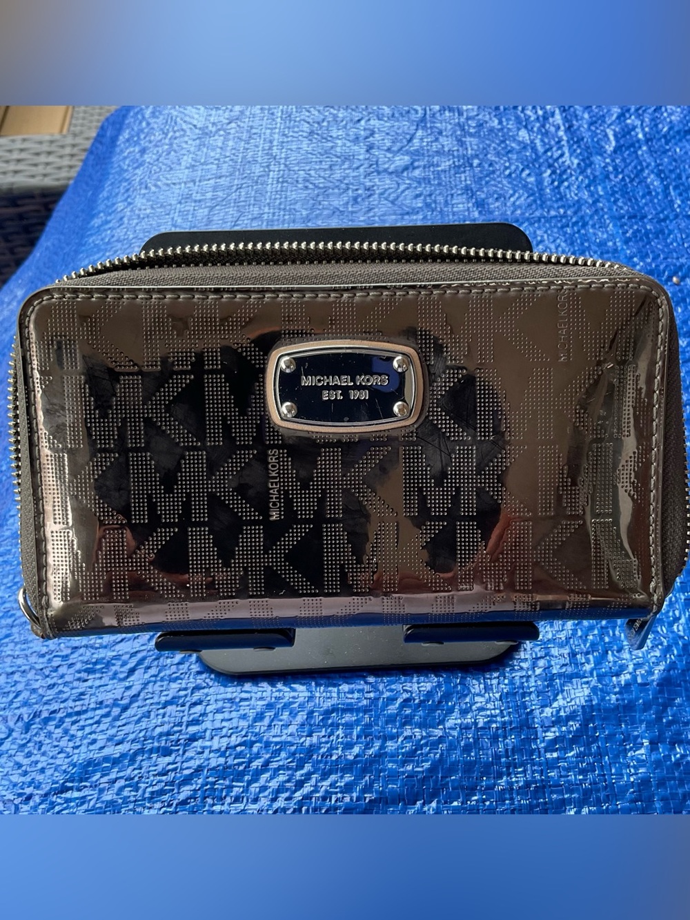 Michael Kors Zipped Rose Gold Metallic Wallet. In Excellent Condition.